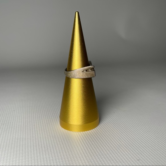 Sterling Silver Ring - sz 7.5 - Picture 3 of 4